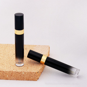 Tubes de gloss à lèvres et anticernes en plastique de luxe de 5 ml, couleur dégradée, avec bouchon à vis, anneau doré et pinceau - Product Image 4