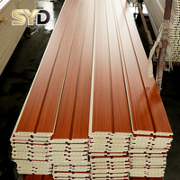 Panel Dinding Dekoratif Interior WPC Fluted Slat Cladding untuk Ruang Tamu, Hotel, Kantor, dan Toko