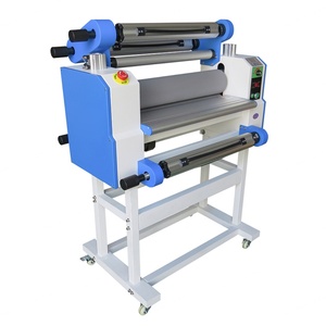 Máquina Laminadora de Vinilo para Calcomanías de Automóviles, Tamaño Pequeño, 620 mm, Recubrimiento de Rollo DTF, Laminación en Caliente y Frío, Motor Automático, Plástico - Product Image 1