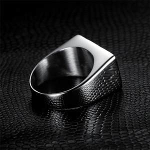 Anillo de Acero Inoxidable 316L al por Mayor, Diseño de Calavera Gótica para Motociclistas, Anillo del Club de Motociclistas MC, Anillo del Club de Motociclistas Outlaw MC, Anillo de Acero Inoxidable 316L MC - Product Image 5