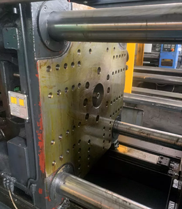 เครื่องฉีดพลาสติกไฮดรอลิกแนวนอน PLC มือสองจากเฮติ 90 ตัน พร้อมมอเตอร์ ปั๊ม เกียร์บ็อกซ์ และลูกปืน - Product Image 4