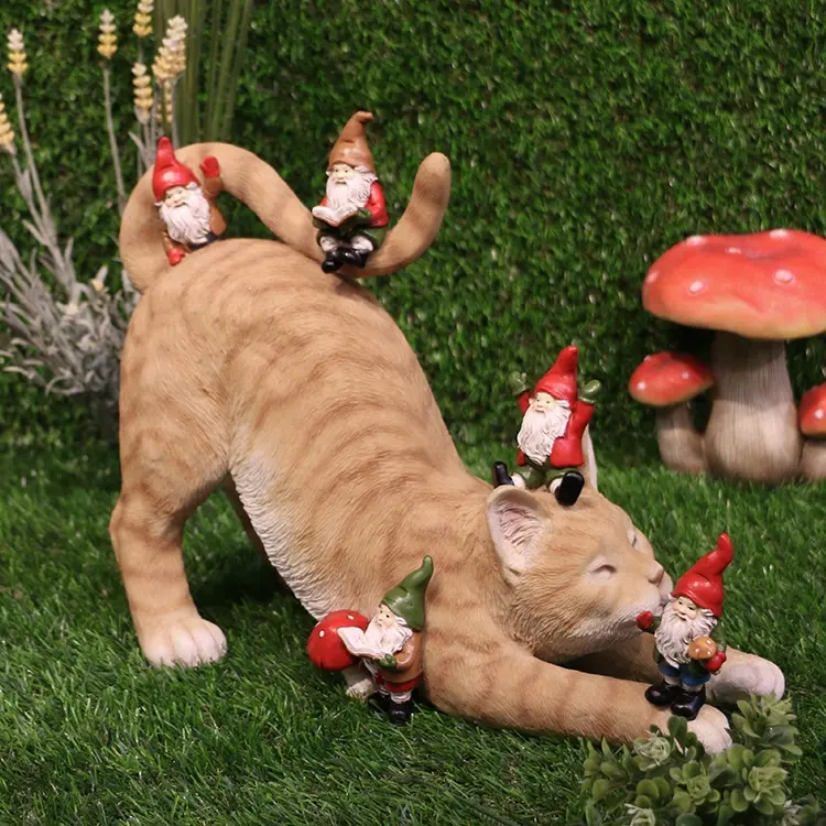 โนมส์สวนกลางแจ้งขนาดเล็กนั่งอยู่บนแมวเรซิน,2019ผลิตภัณฑ์ใหม่ตกแต่งสวนเรซิ่นแมว Gnome ^