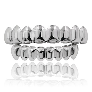 YYN Juego de Grillz Dentales de Latón Ecológico Chapado en Oro de 14K con Zirconia Completa para Dientes Superiores e Inferiores para Hombres - Product Image 4