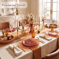 60 Assiettes jetables en plastique marron ambré clair sans BPA, à bord doré martelé, 30 assiettes à dessert roses et 30 assiettes à dîner dorées pour fête