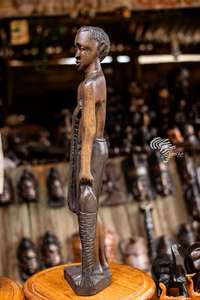 REN ART AFRIKAN SARL ขูดและแกะสลักไม้ด้วยดอกรีดและสิ่วแบบดั้งเดิม มองเห็นรอยตัดแต่งของเครื่องมือ งานฝีมือแท้ที่ควรค่าแก่การชื่นชม - Product Image 2