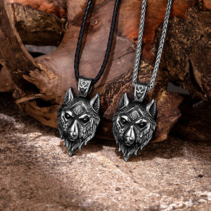 Collier pendentif tête de loup en acier inoxydable style nordique, 60 cm, design géométrique, bijoux pour homme, cadeau - Product Image 3