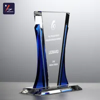 Trophée en cristal Ailes bleues avec base gravée sur mesure