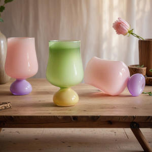 Vente en gros du fabricant de tulipes colorées Verres à <span class=keywords><strong>champagne</strong></span> de luxe Tasses à jus de fruit en verre pour usage domestique verres à dégustation de bière spiritueux - Product Image 2