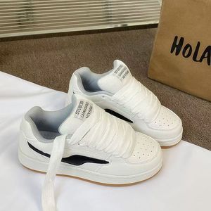 Mocasines Retro Originales de Suela Gruesa con Cordones para Hombre, Estilo Coreano Versátil para Parejas, Casuales, Duraderos, con Suela de Goma y Punta Superfina - Product Image 3