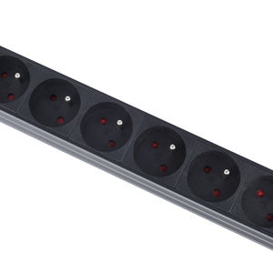PDU 19 pouces 1U en alliage d'aluminium noir avec 6 prises avec protection contre les surtensions et les surcharges, fonctionnalités USB, France - Product Image 3