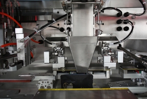 In Stock Automatic Weighing <b>Gummy</b> <b>Candy</b> Bag Packing Machine Bear Zipper Frozen Food Packing Machine - Product Image 2