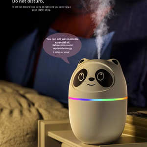 Humidificador USB de Plástico con Forma de Oso, Bonito y Duradero, 220 ml, Apto para el Hogar, Dormitorio u Oficina, Incluye Aceites Esenciales Aromáticos - Product Image 1