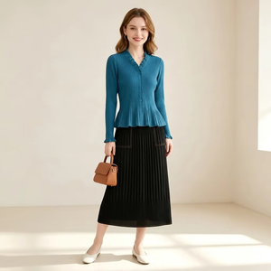 Ensemble plissé <span class=keywords><strong>chic</strong></span> français de luxe discret pour femme, tenue de bureau professionnelle, chemisier à volants et jupe droite, idéal pour les soirées - Product Image 2