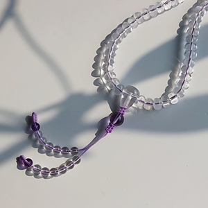 Mala di Perle di Cristallo Bianco, Rosario Buddista con 108 Perle di Ametista e Quarzo, Nappa Etnica e Spirituale - Product Image 5