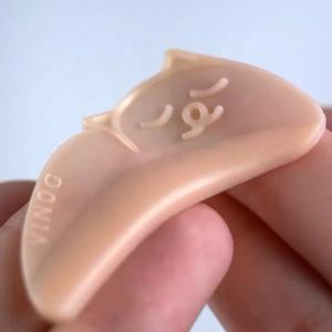 Venta al por mayor de almohadillas de silicona para elevación de pestañas planas y finas Lami ultrasuaves, el servicio OEM está listo para usted, protectores para elevación de pestañas - Product Image 4