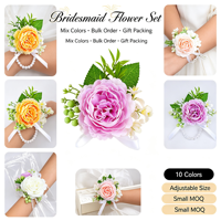 Bracelet de fleurs artisanales en ruban et perles, avec roses blanches et verdure, pour demoiselle d'honneur, mariée, mariage, banquet, bal de promo, décoration à porter au poignet