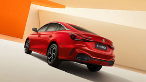 MG5 300TGI Edizione Globale Flagship 2025 Nuova <span class=keywords><strong>Auto</strong></span> Berlina 1.5T FWD DCT Guida a Sinistra Motore Turbo Benzina Cina MG5 5 Deposito - Product Image 4