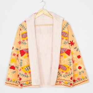 Chaqueta Étnica de Terciopelo Suzani para Mujer, Bordado Floral Hecho a Mano, Moda de Lujo, Boutique, Estilo Vintage Boho, Fabricante Mayorista - Product Image 1