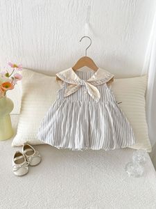 Abito Estivo 2026 per <span class=keywords><strong>Bambina</strong></span>, Vestito Senza Maniche con Colletto alla Marinara, Completo per Bambine, Elegante Abito a Righe Stile Scolastico - Product Image 1