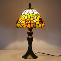 Lampe de table en verre teinté LongHuiJing 8 pouces, base en fer, abat-jour à motif floral roses et tournesols, vente en gros d'usine