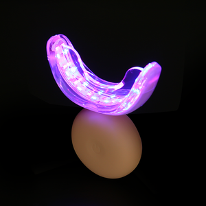 Kit de Blanqueamiento Dental con Peróxido de Hidrógeno Encapsulado, Tecnología Anhidra, Stock para 24 Meses, Incluye Acelerador LED de 32 - Product Image 3