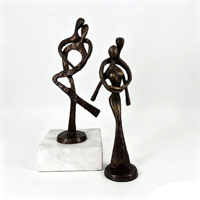 Figurine de couple amoureux moderne en cuivre, sculptures d'amoureux, articles de décoration romantique pour la maison, ornement d'art de table de luxe