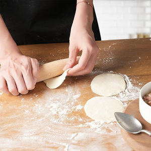 Rouleau à pâte en bois <span class=keywords><strong>pour</strong></span> pizza, cheesecake, pâtes, jiaozi, tortillas - Outil de cuisson écologique, passe au lave-vaisselle - Product Image 4