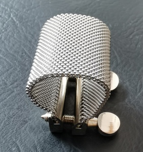 Ligature <span class=keywords><strong>de</strong></span> saxophone en acier inoxydable Eastern Music Pro en maille circulaire souple - Product Image 6