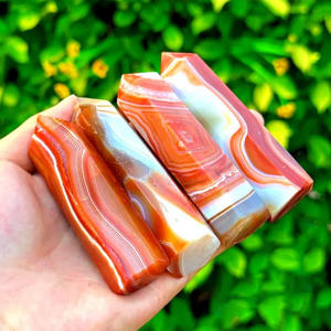 Vente en gros de pointes de quartz cornaline rayé naturel, tour de cristal d'agate rayée rouge pour la guérison et la décoration - Product Image 2