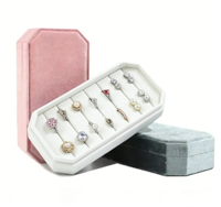 Boîte à bijoux rectangulaire de luxe en velours avec logo personnalisé et plateau de présentation multi-bagues pour boucles d'oreilles et bagues – Rangement haut de gamme