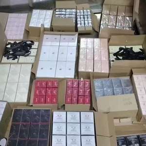 <span class=keywords><strong>Parfum</strong></span> arabe miniature de luxe pour femmes <span class=keywords><strong>et</strong></span> hommes, de marque originale, de conception carrée, personnalisé en gros, avec boîte cadeau, en verre doré estampé - Product Image 4