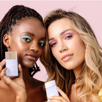 Crème Hydratante Teintée et Écran Solaire Minéral SPF 50 Personnalisable UVA/UVB avec Acide Hyaluronique pour un Teint Lumineux