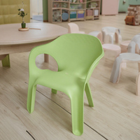 Chaise de salle à manger pour enfants Design de haute qualité en plastique durable moderne confortable et loisirs pour la maternelle et le bébé longue durée de vie