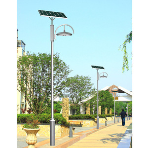 Lampadaire solaire de jardin à LED blanc chaud avec abat-jour en verre, corps en aluminium IP66, 2700K, détecteur de mouvement, éclairage extérieur, garantie 10 ans - Product Image 3