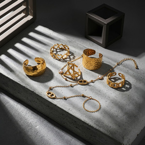 Elegante Conjunto <span class=keywords><strong>de</strong></span> Anillo y Cadena <span class=keywords><strong>de</strong></span> Mano <span class=keywords><strong>de</strong></span> Acero Inoxidable Chapado en <span class=keywords><strong>Oro</strong></span> con Pentagrama, Pulsera Ajustable, Joyería <span class=keywords><strong>de</strong></span> Moda Impermeable - Product Image 2