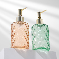 Distributeur de savon liquide en verre transparent de 300 ml de qualité supérieure avec pompe chromée pour emballage de salle de bain d'hôtel de luxe, vente en gros