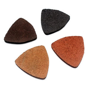 Las púas de <span class=keywords><strong>ukelele</strong></span> de cuero suave producen un tono más cálido para <span class=keywords><strong>ukelele</strong></span> guitarra bajo 4 piezas forma de triángulo (multicolor) - Product Image 3
