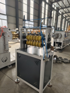 Línea <span class=keywords><strong>de</strong></span> Producción <span class=keywords><strong>de</strong></span> Tubos <span class=keywords><strong>de</strong></span> Revestimiento para Cable <span class=keywords><strong>de</strong></span> Fibra Óptica <span class=keywords><strong>de</strong></span> Plástico PE, Extrusora <span class=keywords><strong>de</strong></span> un Solo Tornillo <span class=keywords><strong>de</strong></span> Alta Productividad - Product Image 3