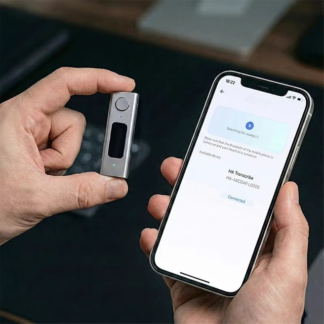 Chatgpt Mini AI Wearable Voice Recorder Translator Device Language Voice Recorder with App Audio Recording Magnetic for Meetings