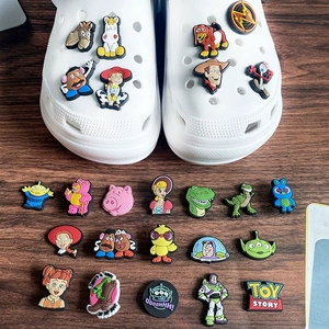 ตัวหนีบรองเท้าตัวการ์ตูนเครื่องรางแบบน่ารักสำหรับตกแต่ง - Product Image 2