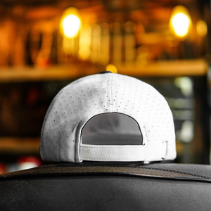 Casquette de golf et de baseball imperméable en gros, 100 % coton, unisexe, réglable, fabriquée au Vietnam, avec logo imprimé, trous découpés au laser, bicolore - Product Image 3