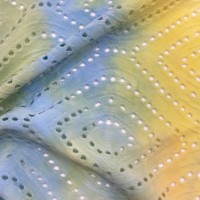 Tissu tricoté Poly/SPX ajouré tie-dye dégradé de couleurs, jersey extensible à œillets pour robes d'été, tenues de plage et hauts décontractés pour femmes