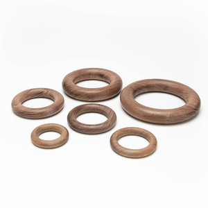 SUNBO Offre spéciale Bague ronde en bois <span class=keywords><strong>massif</strong></span> fabriquée en bois de <span class=keywords><strong>noyer</strong></span> naturel de haute qualité, polie, polie et grossière - Product Image 5