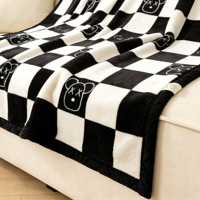 Couverture en Raschel ultra douce et épaisse, motif à carreaux noir et blanc avec un adorable ours, couverture de lit en polyester tricotée pour un confort douillet