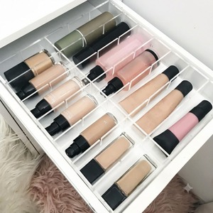 Organizador de Cosméticos de Acrílico Transparente de Lujo Moderno con Divisores Extraíbles para Botellas, Paletas y Accesorios de Cuidado de la Piel - Product Image 2