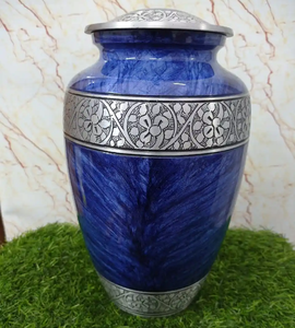 Urne de crémation en laiton exclusivement conçue les plus vendues urne en métal du fabricant indien pour cendres adultes funérailles en aluminium de qualité supérieure - Product Image 4