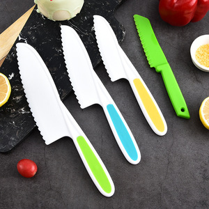 Juego de Cuchillos de Plástico para Niños con Cuchillo Dentado para Cortar Verduras, Cuchillo para Pastel de Cumpleaños, Juego de Cuchillos de Juguete, Regalo - Product Image 2