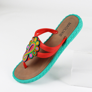 Tongs personnalisées avec logo pour femmes, en PVC, durables, sandales de plage d'été, <span class=keywords><strong>prix</strong></span> d'usine, vente en gros, <span class=keywords><strong>prix</strong></span> bas - Product Image 5