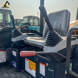 Miniexcavadora Komatsu PC35 versátil con múltiples opciones de fijación y excelente estabilidad - Product Image 6