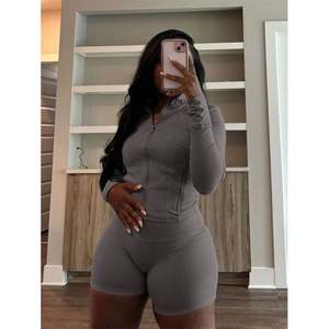 Vente chaude Piezas Conjun à veste et short zippés à manches longues pour femmes ensemble de vêtements de sport deux pièces pour femmes vêtements d'été - Product Image 5